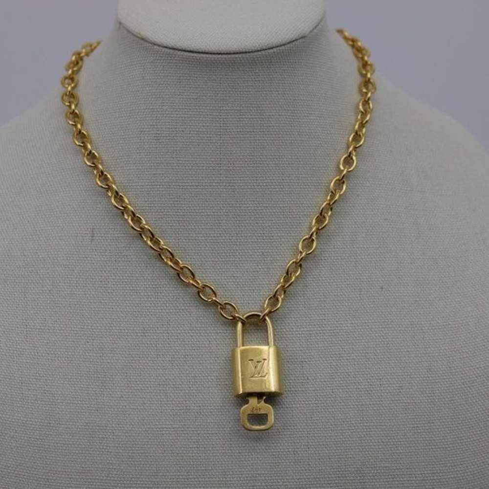 Louis Vuitton Gold Padlock & Key with Second-hand Necklace - Picture 5 of 6
